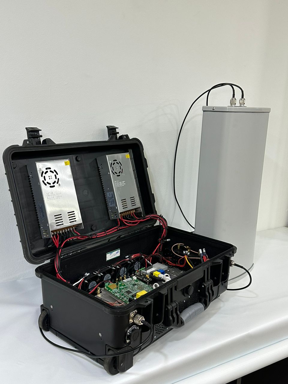 <b>2024版最新4G伪基站短信群发设备厂家出售</b>