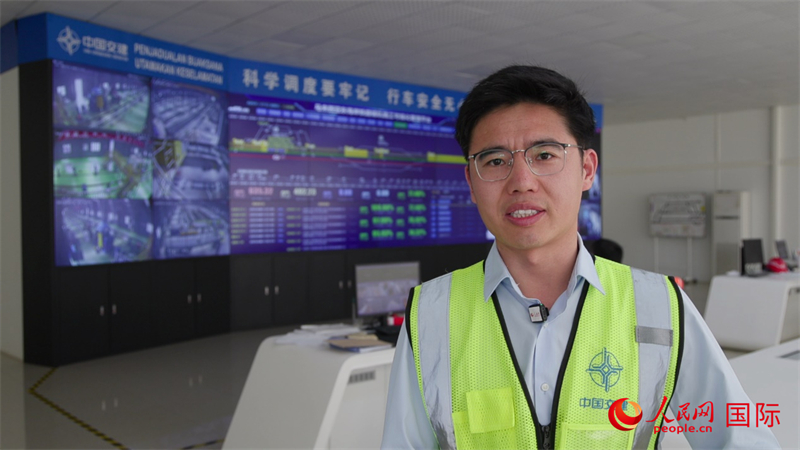 中国交建马来西亚东海岸铁路项目第十分部总经理党亚运接受人民网采访。人民网记者 刘宁摄