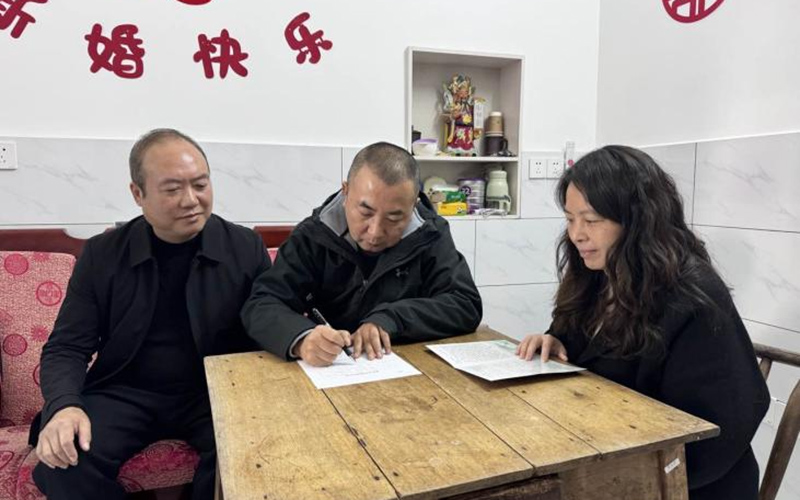 石首烟草开展廉政家访